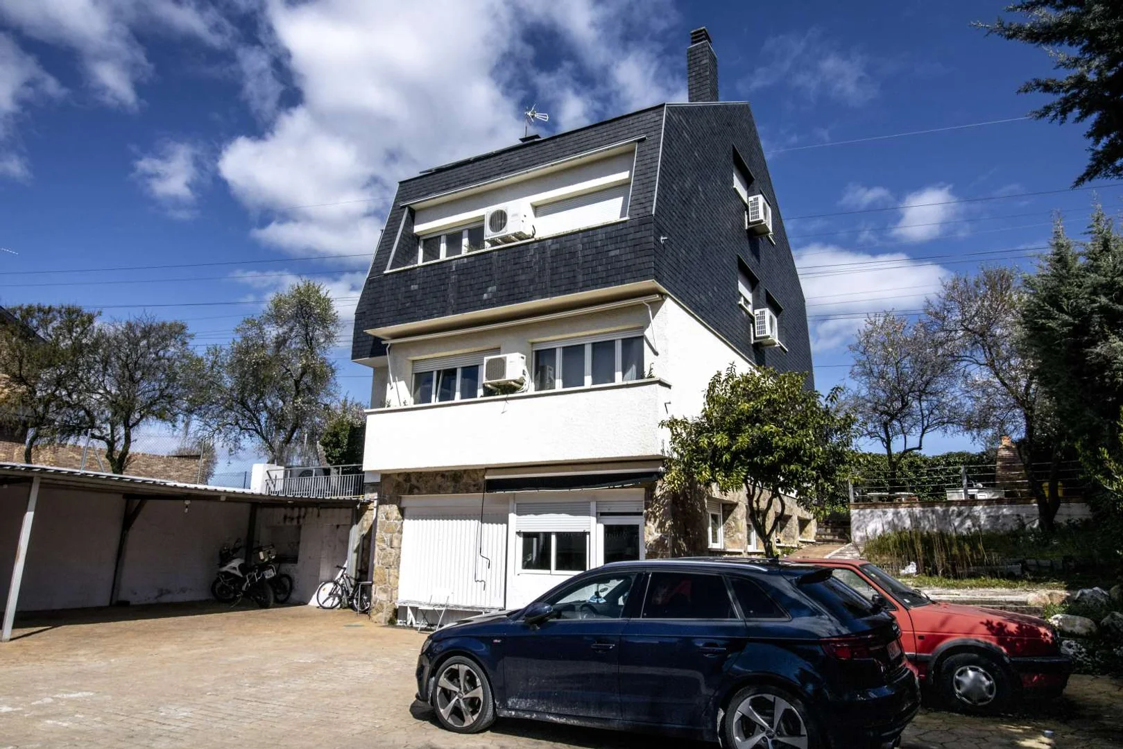 Quarto de estudante económico com localização conveniente em 