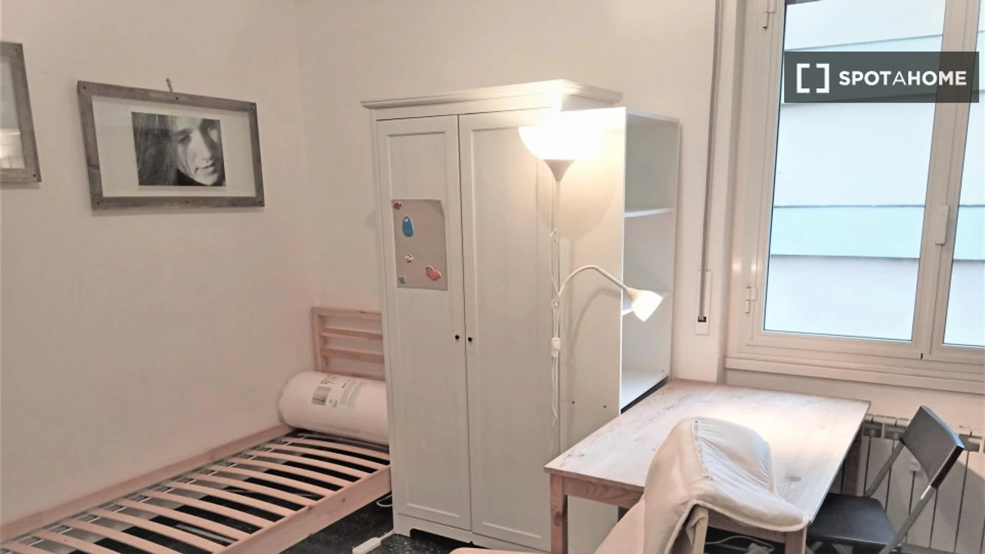 Helles Privatzimmer in Genua