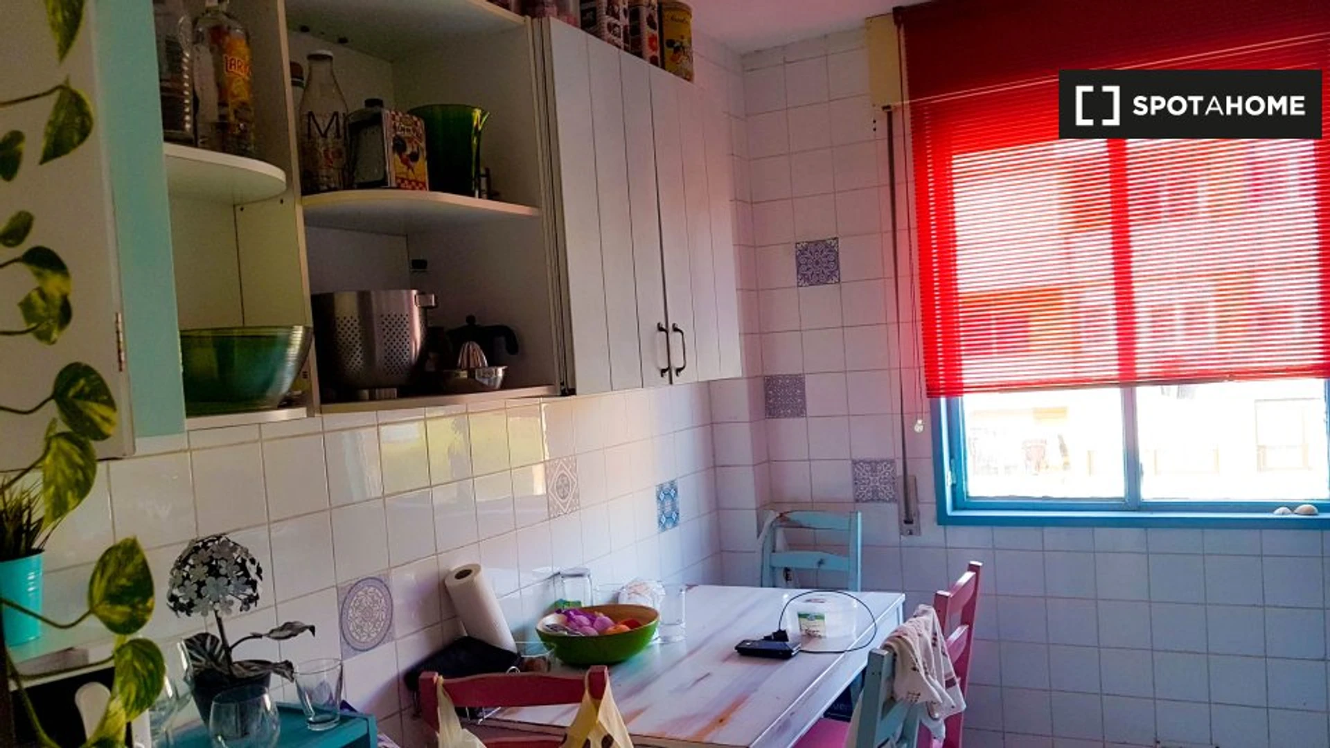 Bright private room in Santander