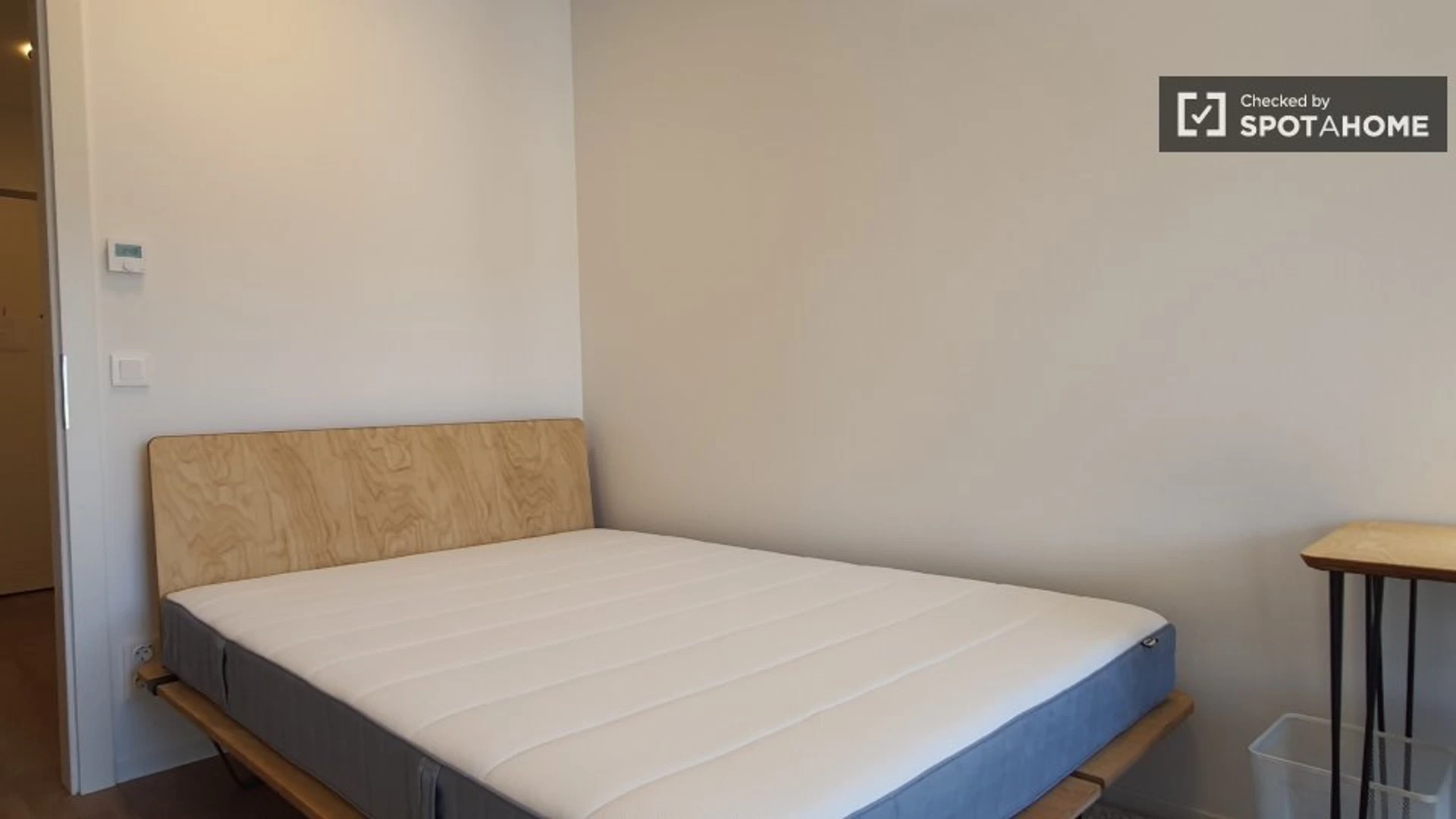 Quarto para alugar com cama de casal em Graz