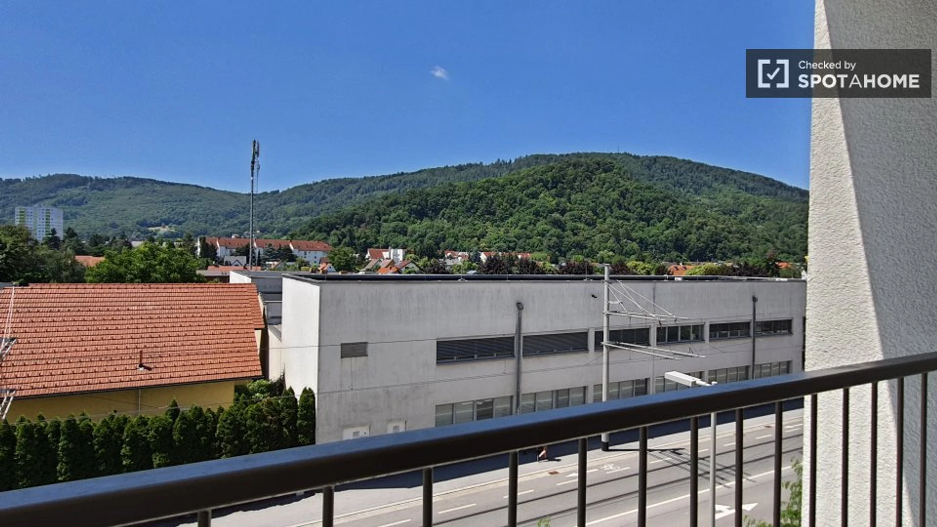 Renting rooms by the month in Graz