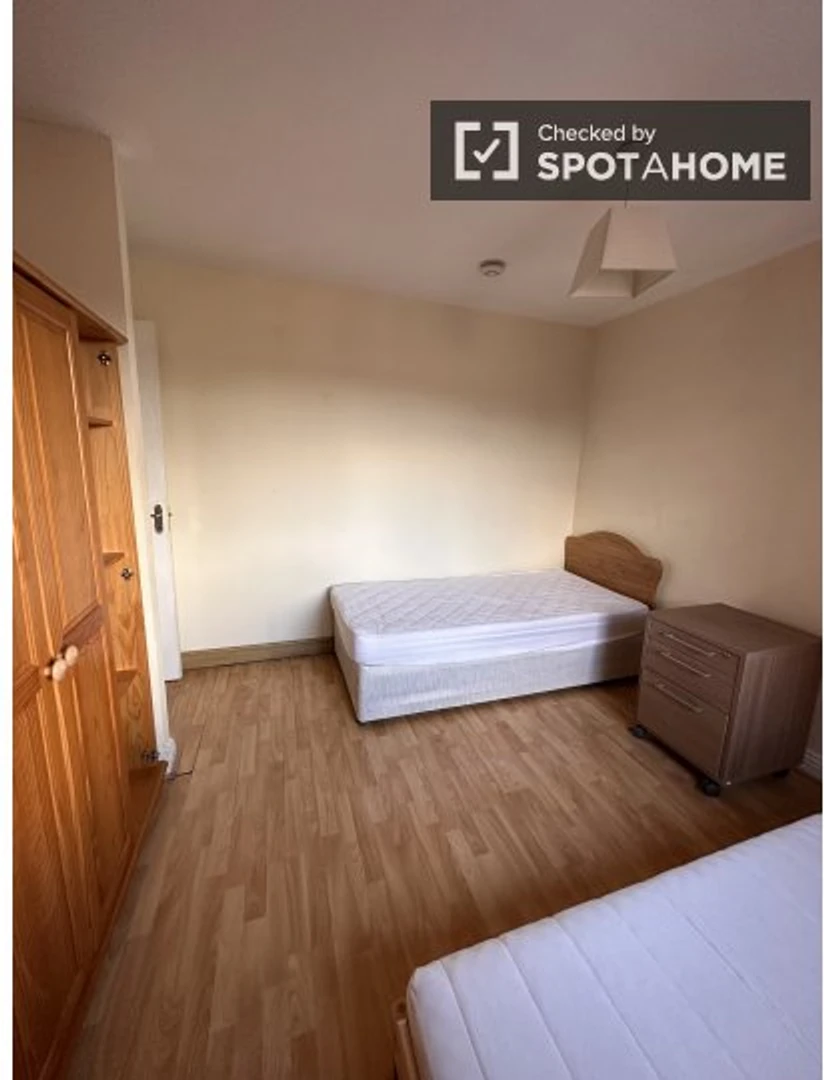 Dublin de çift kişilik yataklı kiralık oda
