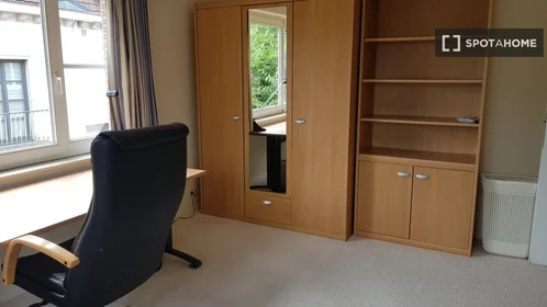 Private room at Av. de la Faisanderie, image 17 of 19