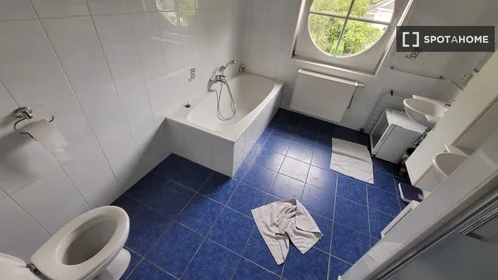 Private room at Av. de la Faisanderie, image 10 of 19