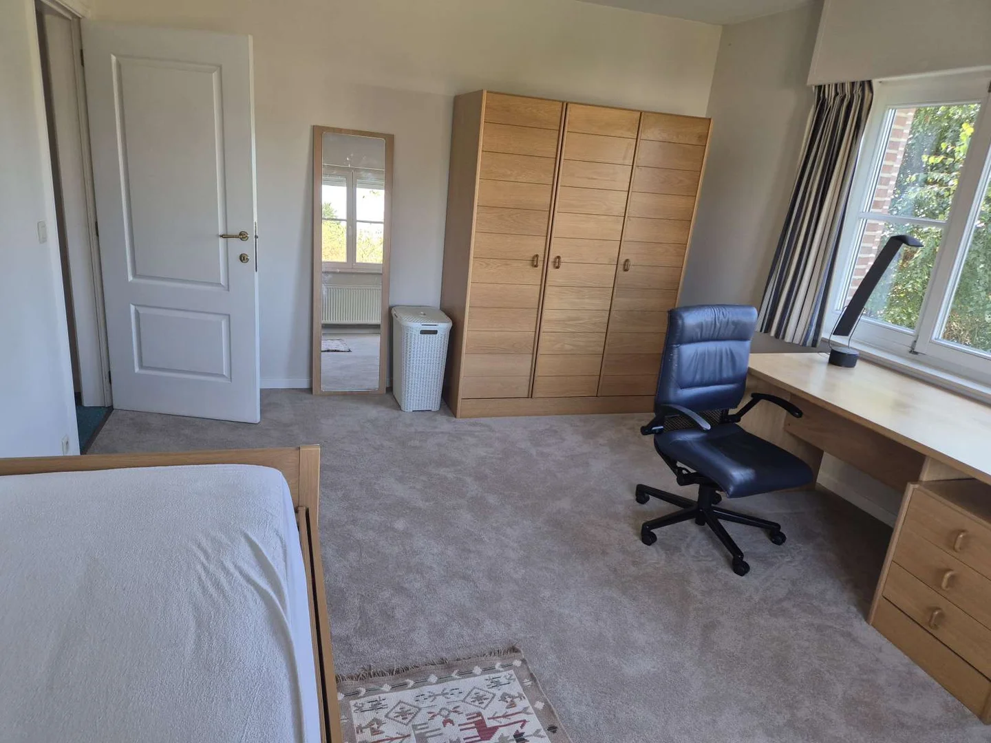 Comfortable and spacious student room in