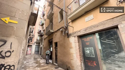 Private room at Carrer de Corretger, image 9 of 19