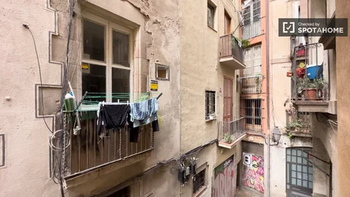 Private room at Carrer de Corretger, image 10 of 19