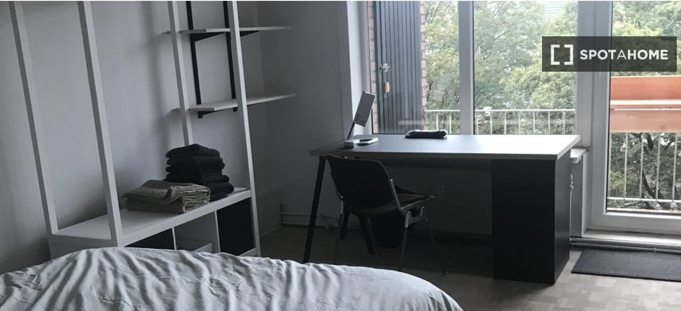 Gent de çift kişilik yataklı kiralık oda