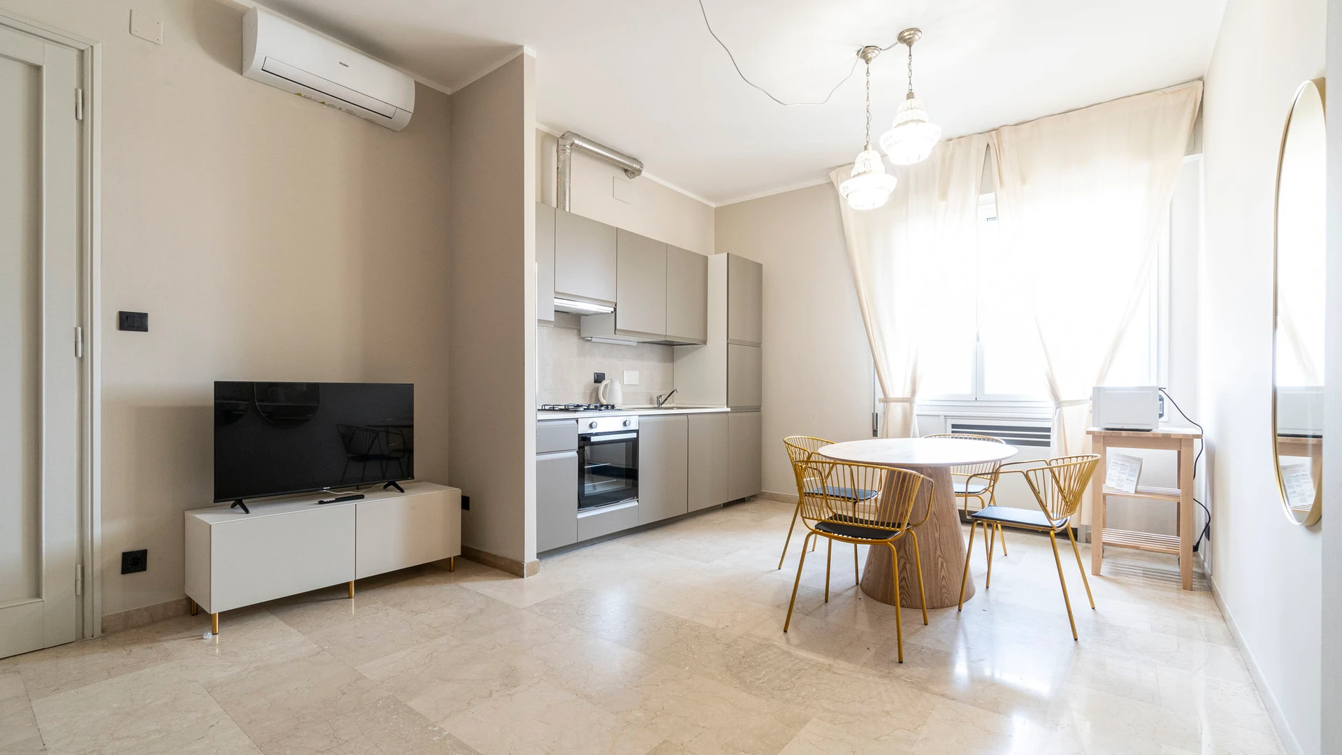 Appartement entièrement meublé à Bologne