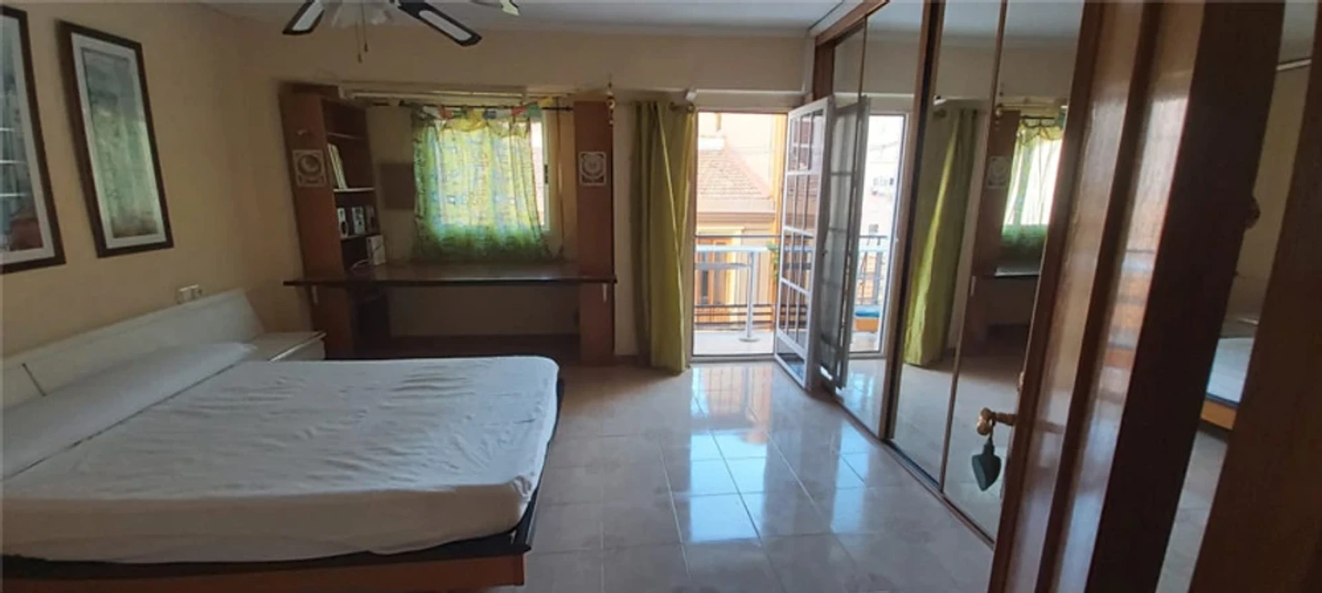 Entire fully furnished flat in Valencia