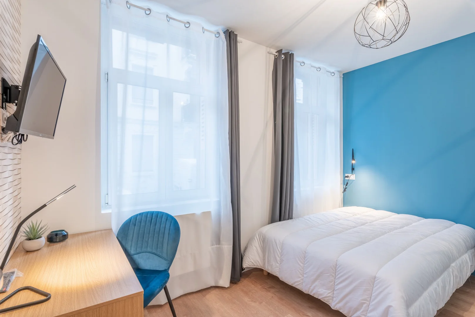 Habitación estudiantil amplia y cómoda en 