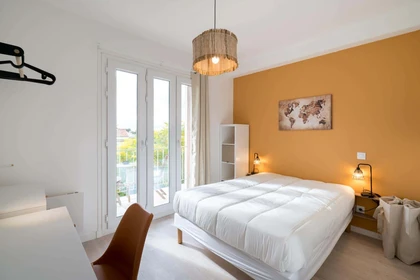 Quarto privado em 922 Av. de la Victoire du 8 Mai 1945, 83000 Toulon, France, imagem 1 de 17