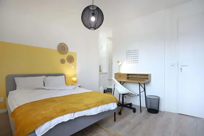 Privatzimmer in der 10 Rue Gustave Mareau, 49000 Angers, France, bild 1 von 8