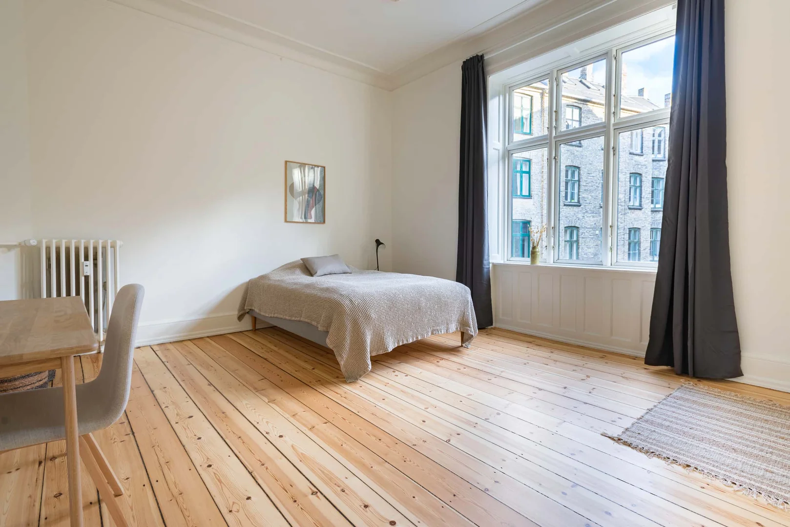 Chambre confortable pour étudiants disponible dans