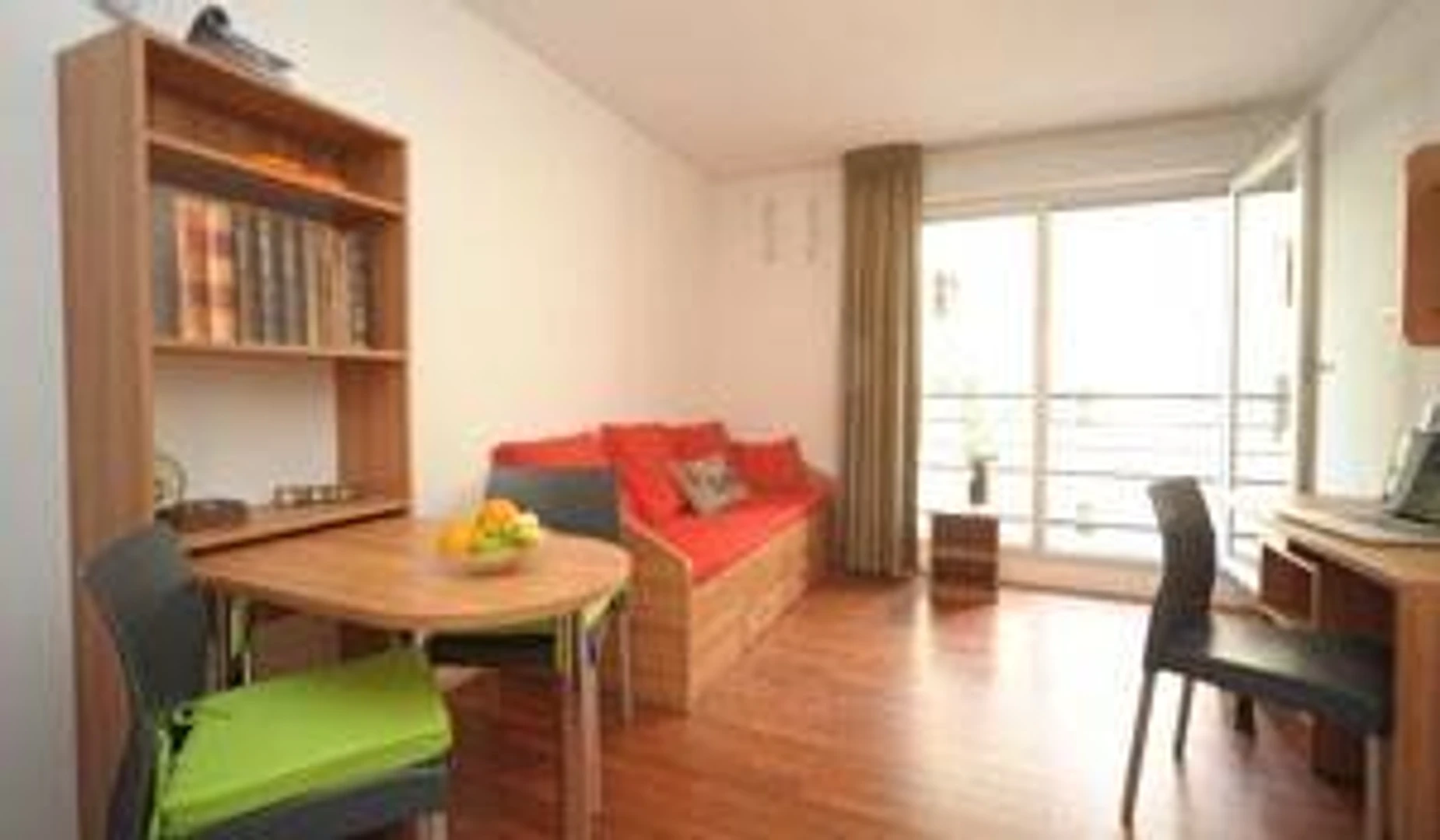 Renting rooms by the month in Villeurbanne