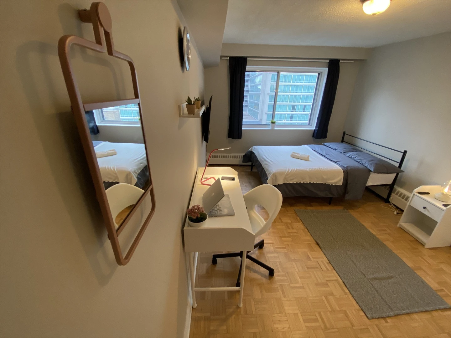Montréal de ortak bir dairede kiralık oda