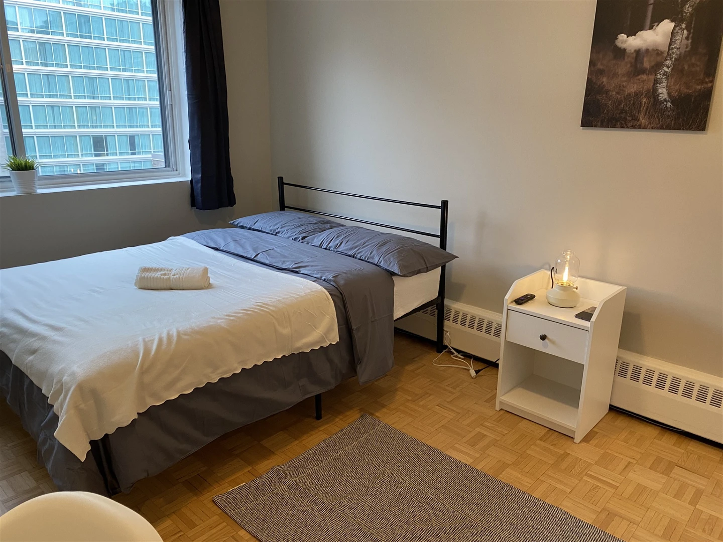 Quarto para alugar com cama de casal em Montreal