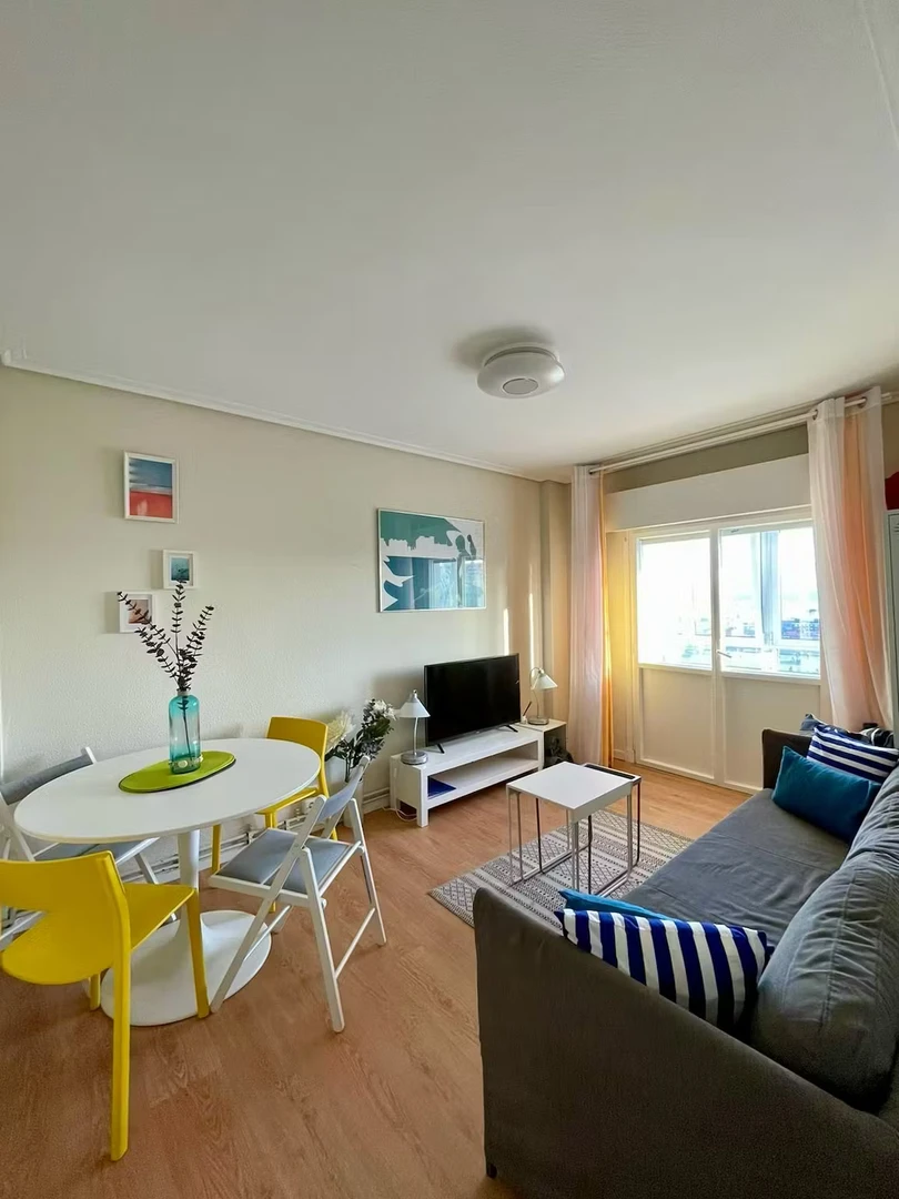 Renting rooms by the month in Santander