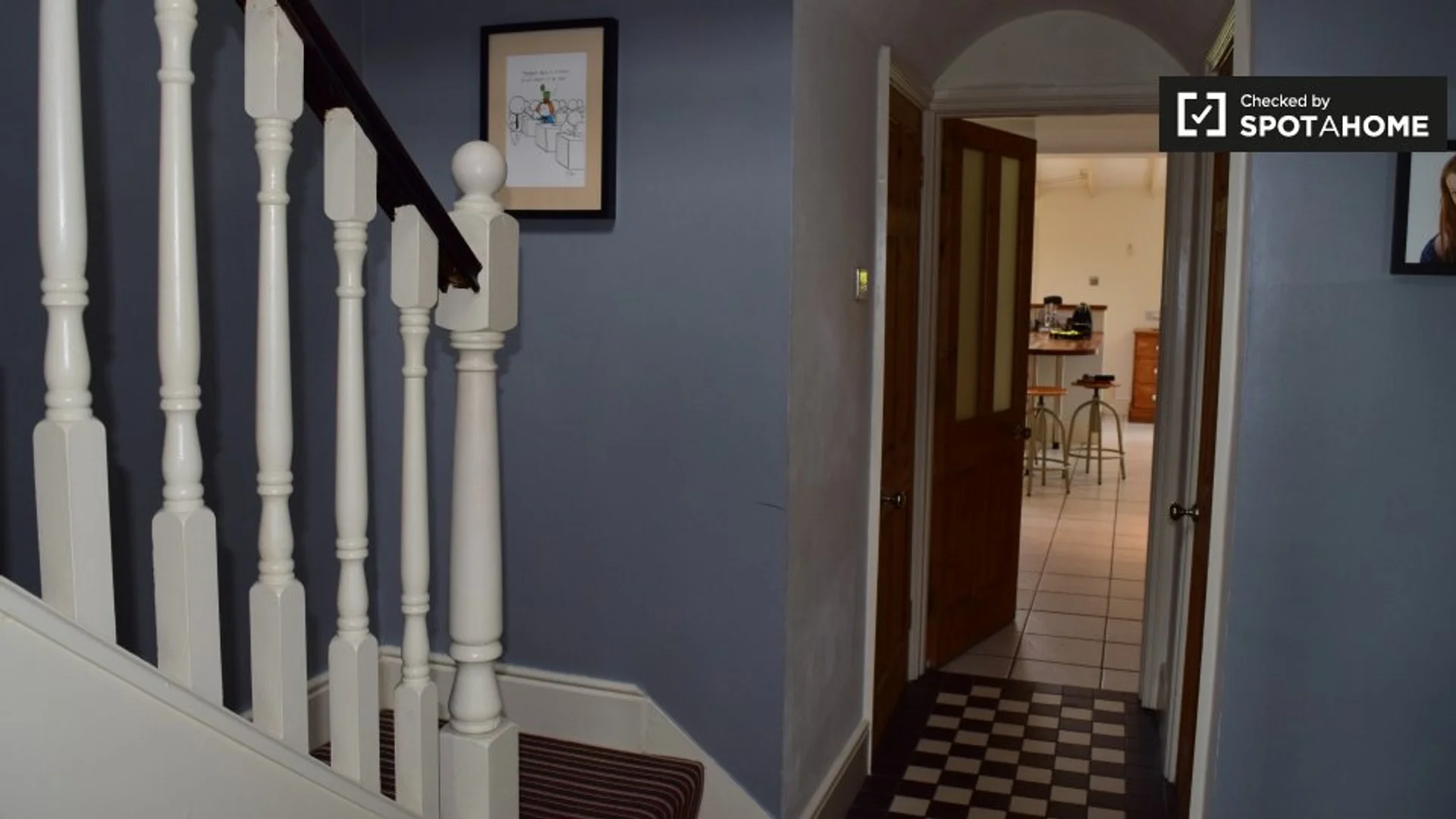 Quarto para alugar em apartamento de estudantes em , totalmente mobilado