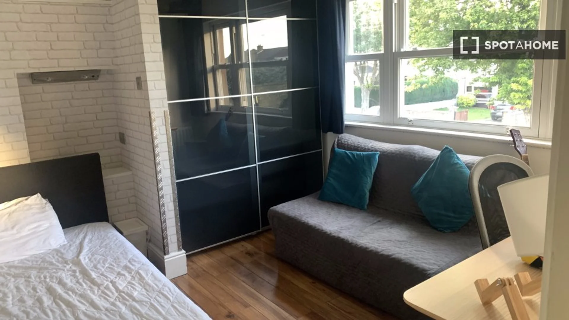 Quarto acolhedor para estudantes disponível em 