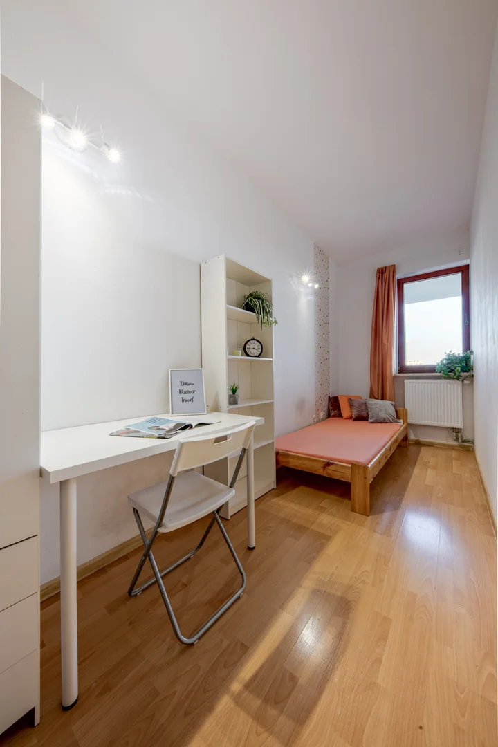 Student-friendly room in  with modern amenities