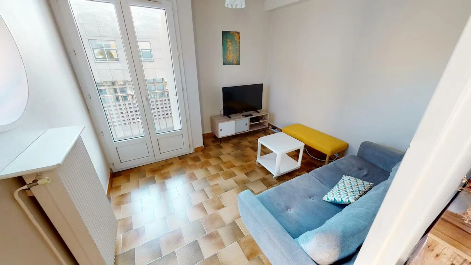 Room for rent in a shared flat in Dijon