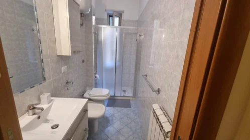 Quarto privado em Via Pompeo Magno, Fuorigrotta, imagem 9 de 10
