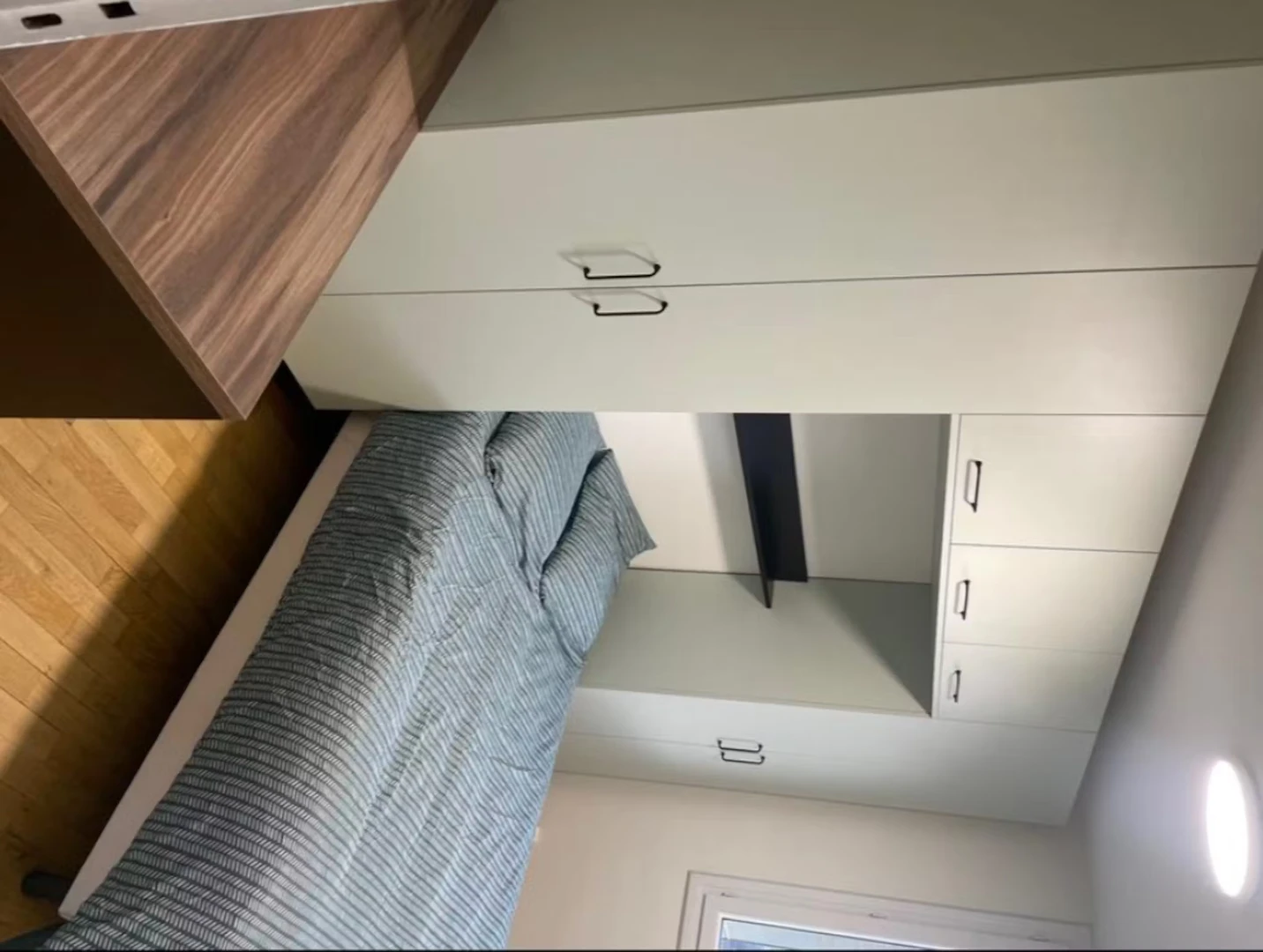 Zimmer mit Doppelbett zu vermieten Lyon