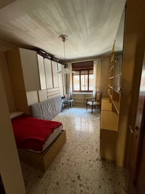 Cheap private room in Napoli