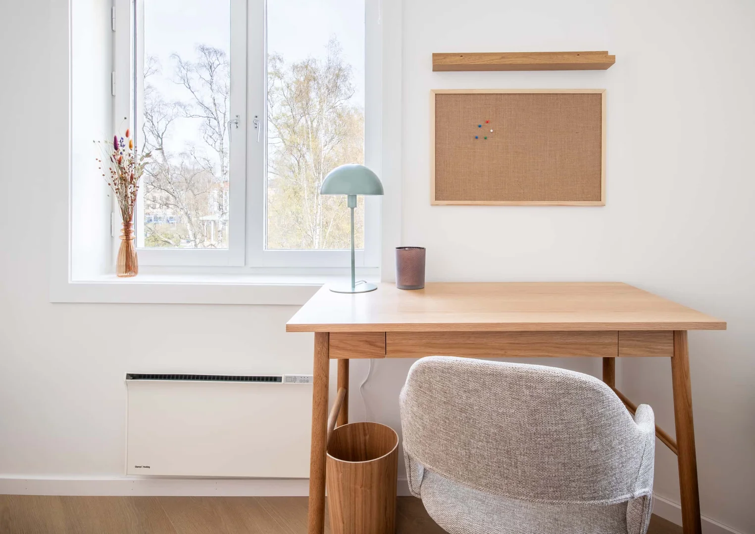 Chambre abordable pour les étudiants avec un bon éclairage dans