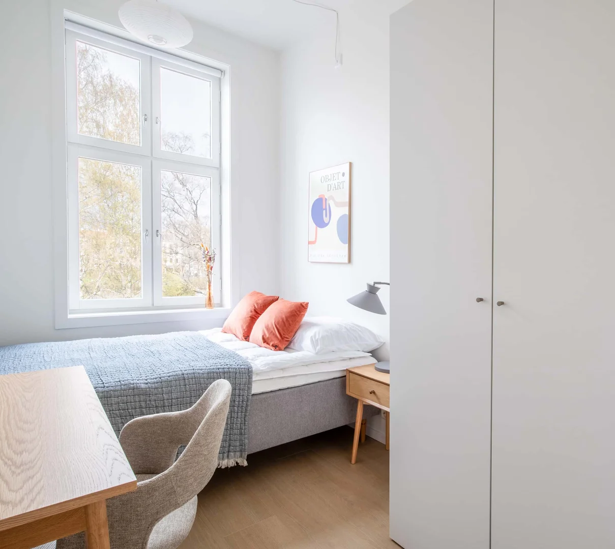 Chambre confortable pour étudiants disponible dans 