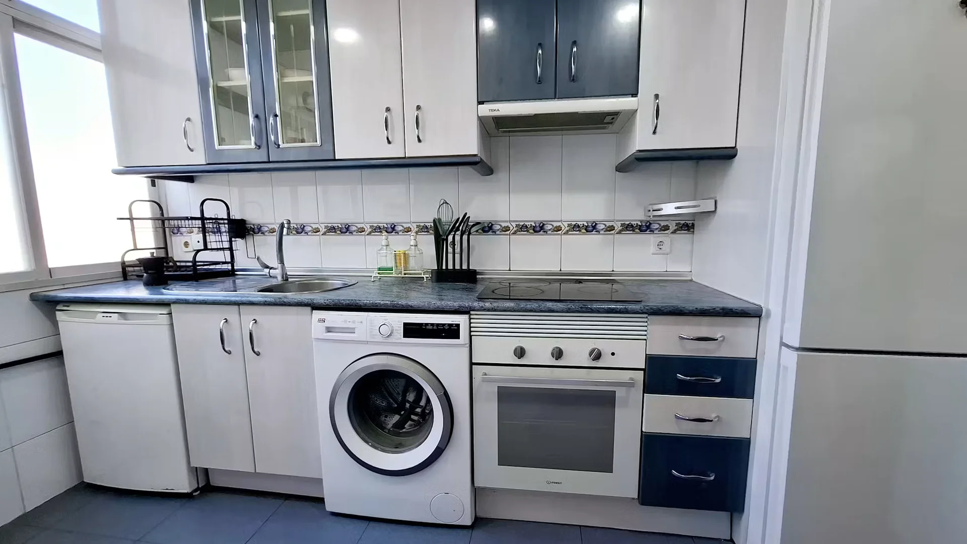 Comfortable and spacious student room in