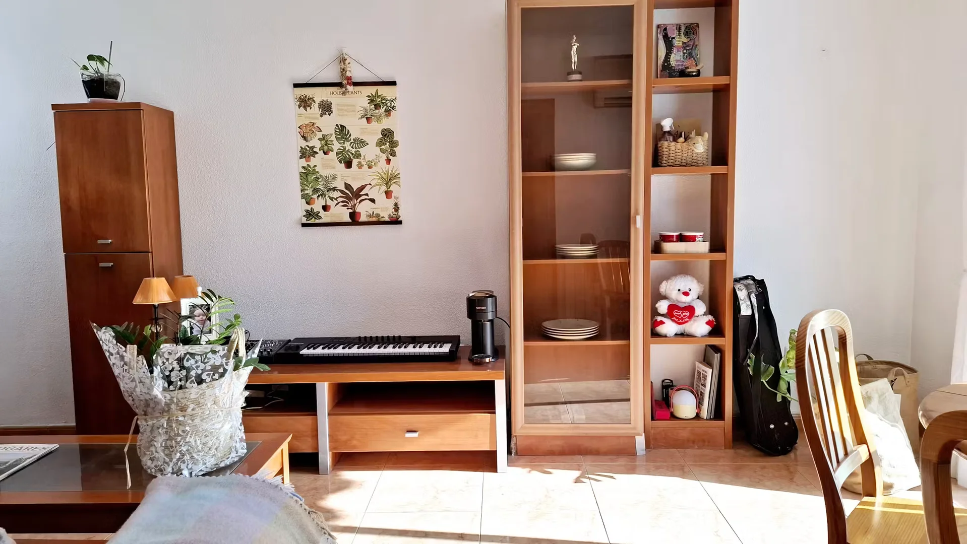 Room for rent in student apartment in , fully furnished