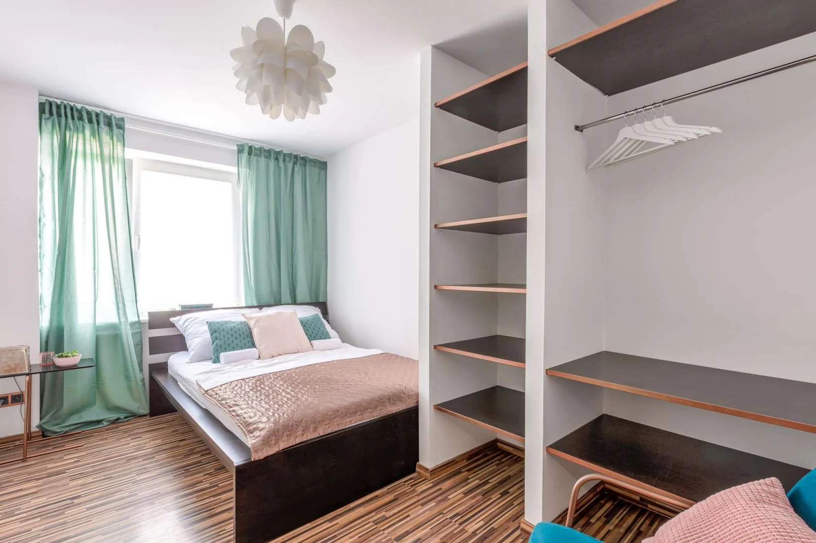 Zimmer mit Doppelbett zu vermieten wrocław