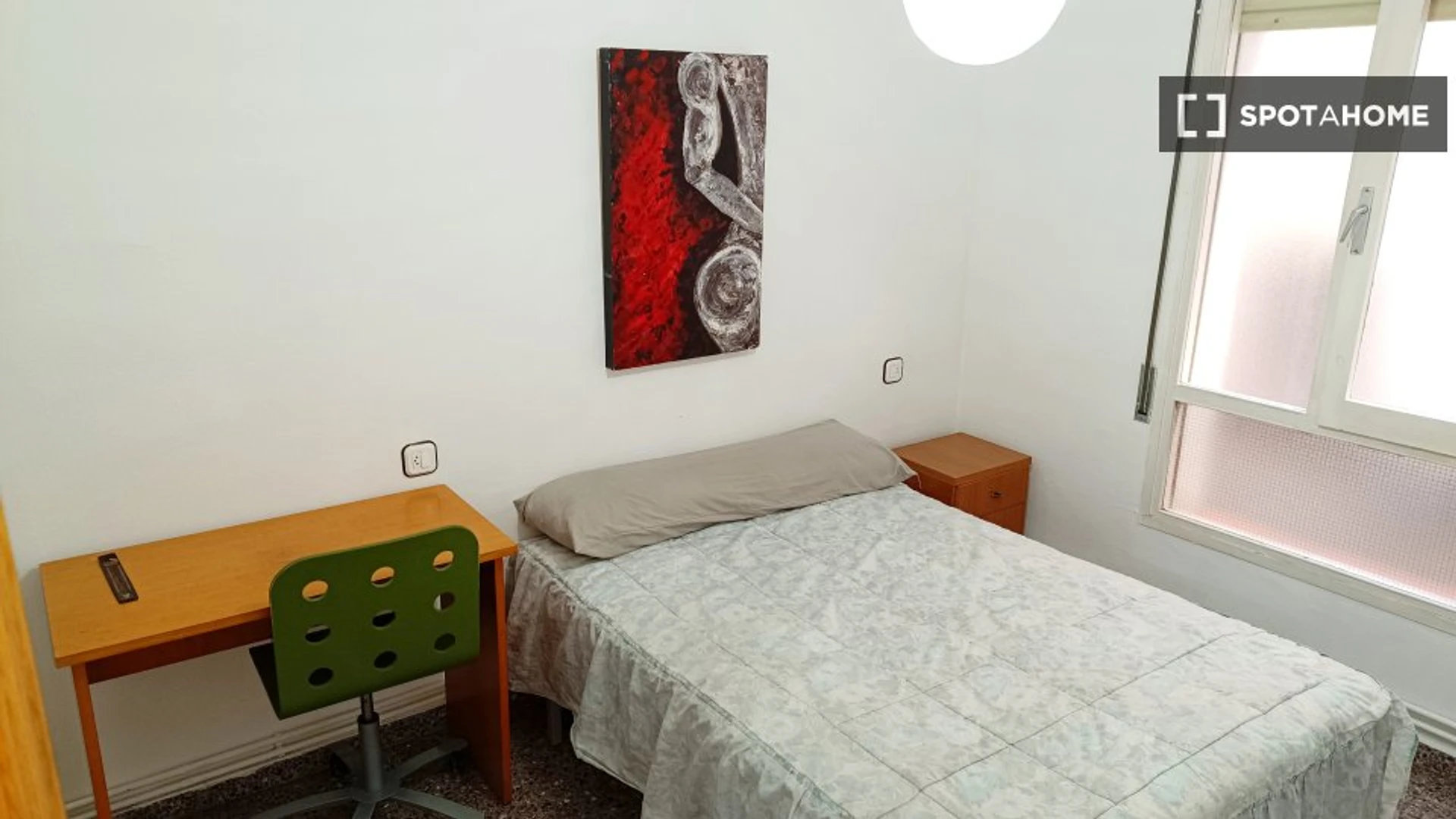 Jasny pokój prywatny w Sabadell