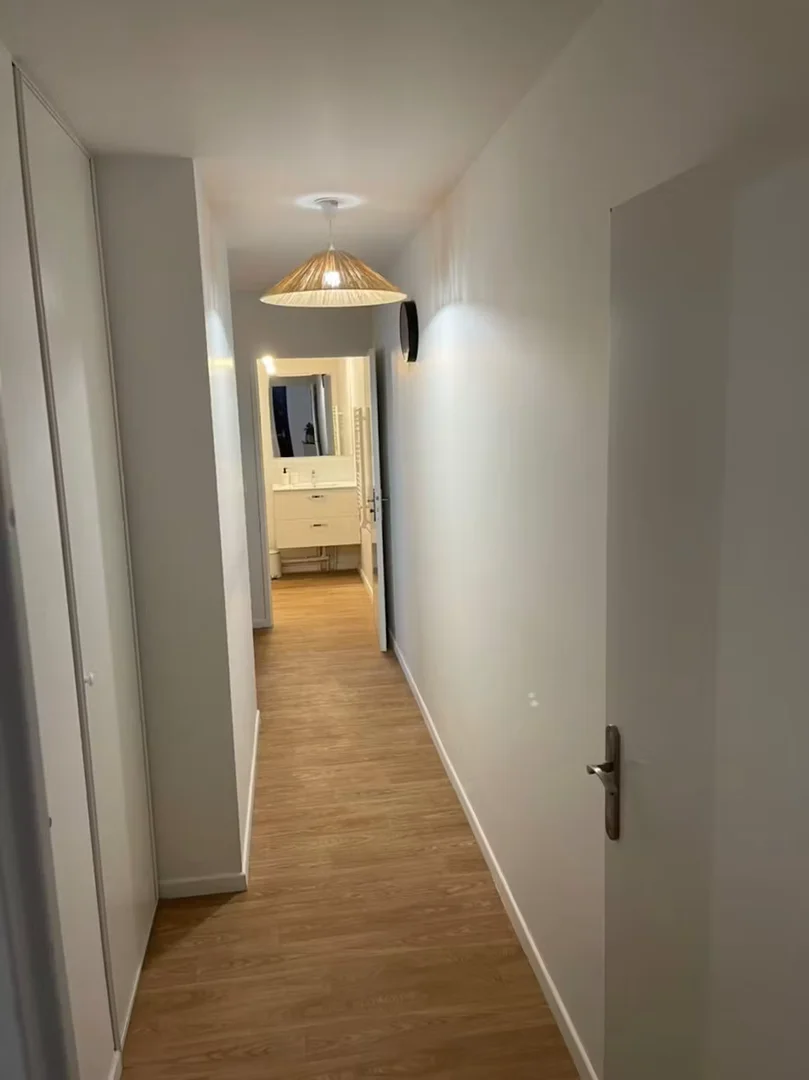 Funktionelles Studentenzimmer perfekt zum Studieren in