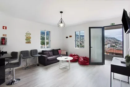 Apartamento inteiro em Beco dos Arrifes 12, imagem 1 de 10