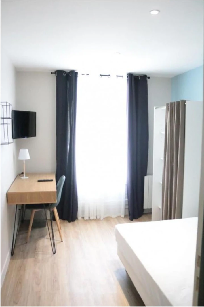 Room for rent with double bed Rennes