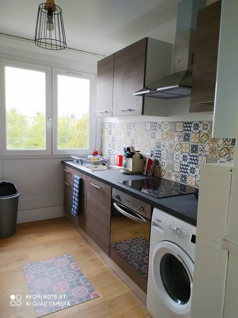 Comfortable and spacious student room in 