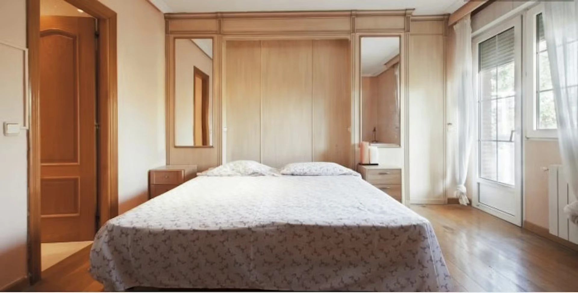 Villaviciosa De Odón de çift kişilik yataklı kiralık oda