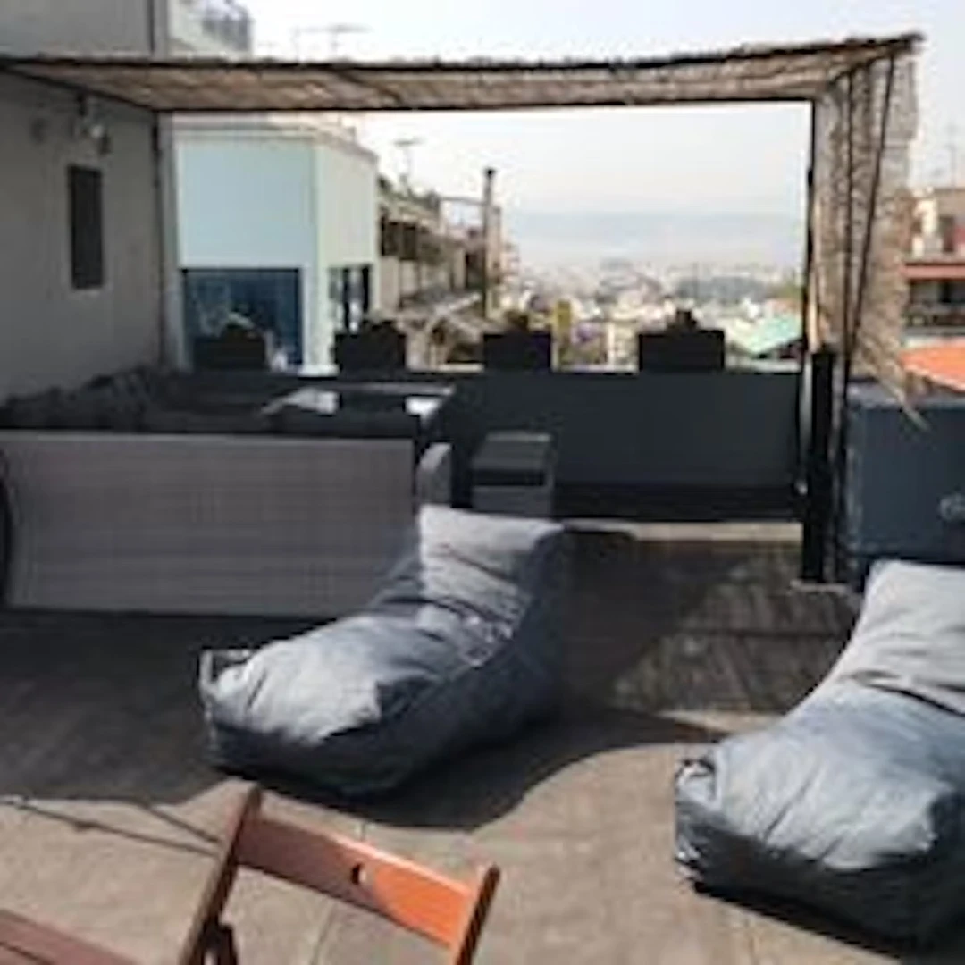 Cheap private room in Athens