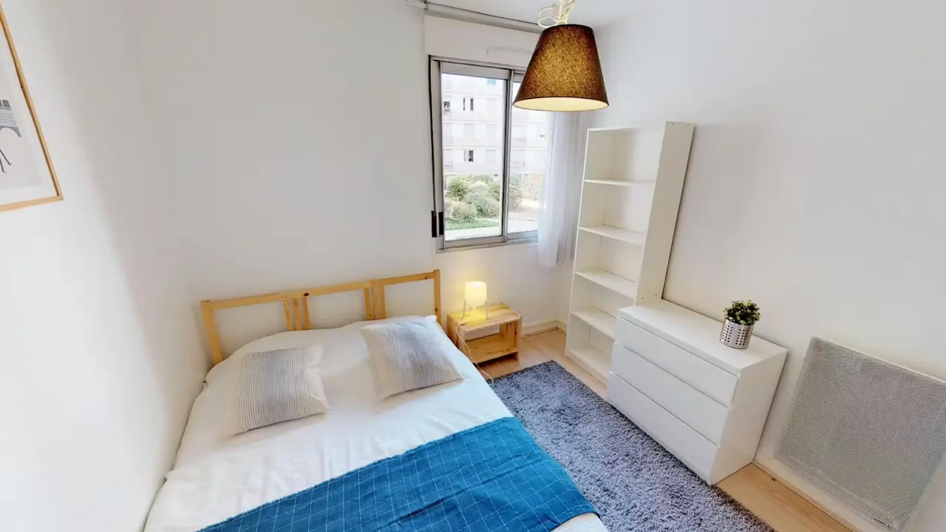 'de modern olanaklara sahip öğrenci dostu oda