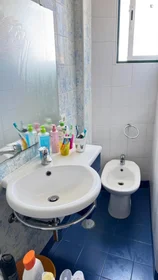 Habitación privada en Rua Eça de Queirós, imagen 15 de 21