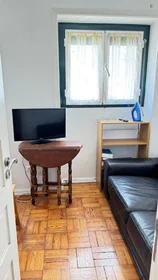 Habitación privada en Rua Eça de Queirós, imagen 3 de 21