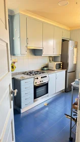 Habitación privada en Rua Eça de Queirós, imagen 9 de 21