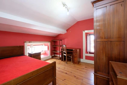 Room for rent with double bed Coimbra