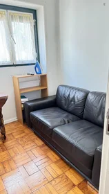 Habitación privada en Rua Eça de Queirós, imagen 6 de 22
