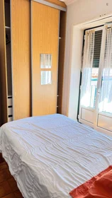Habitación privada en Rua Eça de Queirós, imagen 2 de 28