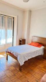 Habitación privada en Rua Eça de Queirós, imagen 8 de 28