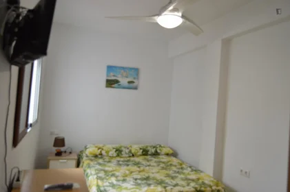 Habitación privada en Carrer Manuela Estellés, imagen 1 de 10